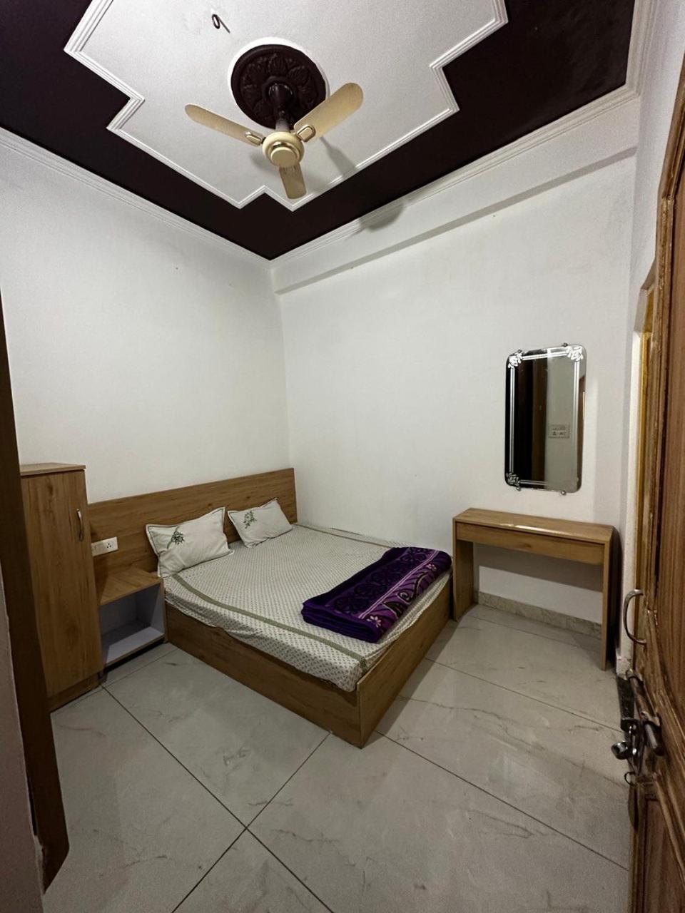 Sonu Guesthouse & Hostel Rishikesh Room photo