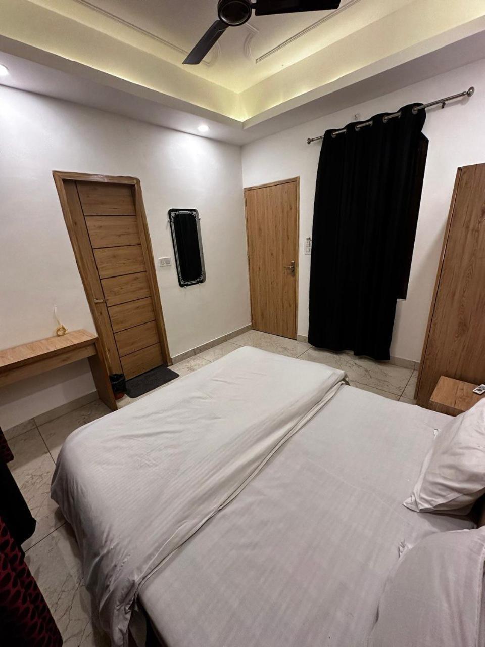 Sonu Guesthouse & Hostel Rishikesh Room photo