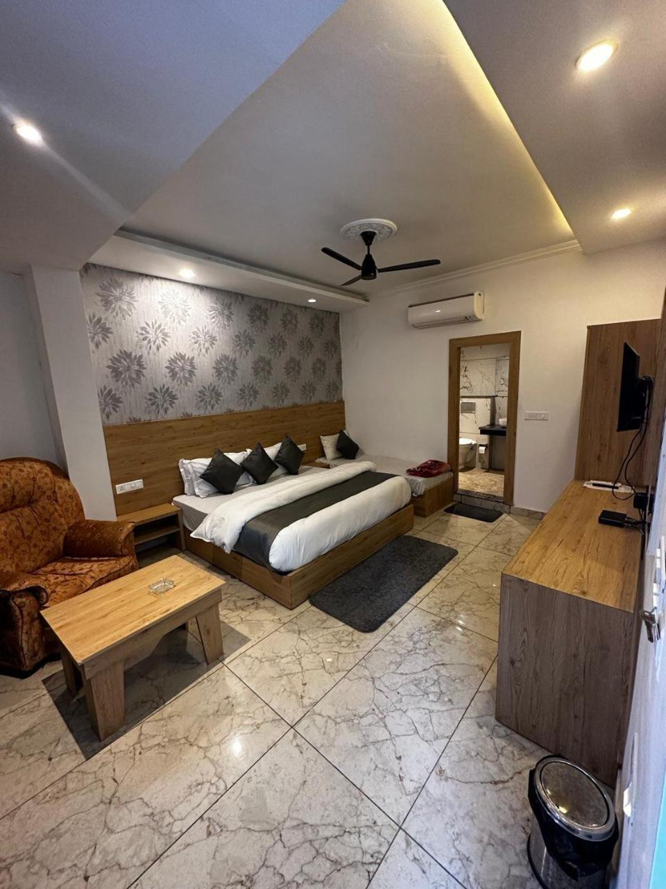 Sonu Guesthouse & Hostel Rishikesh Room photo